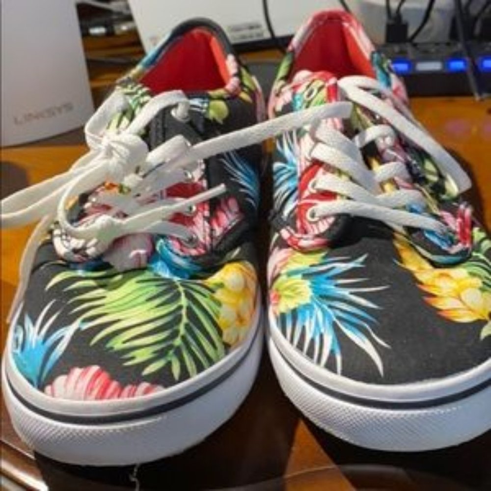 VANS TROPICAL TENNIS SHOES SIZE 7 1/2